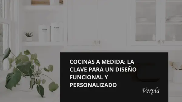 imagen de una estantería blanca de cocina usada como fondo para blog