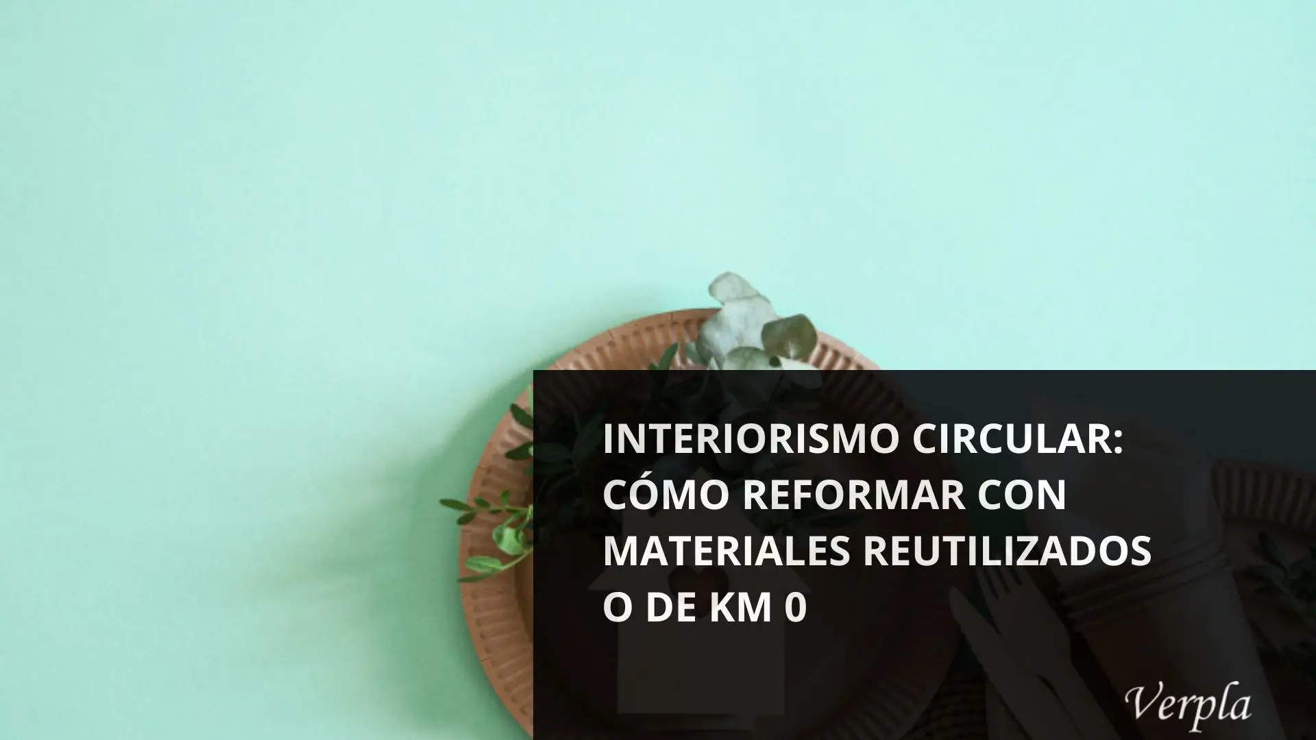 Espacio interior con diseño circular usando madera recuperada y materiales km 0